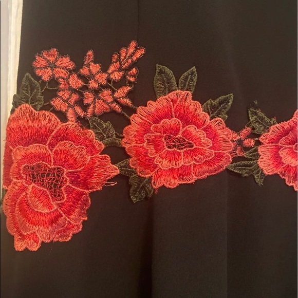 B Darlyn Dress Size 9-10 - Picture 10 of 10